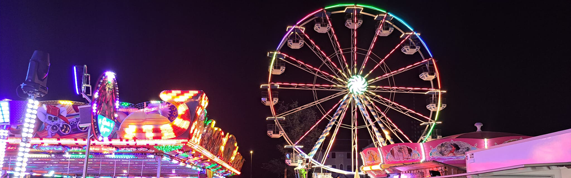 Volksfest bei Nacht